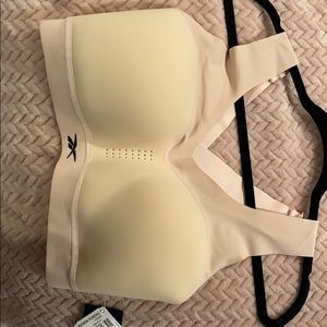 Women’s Reebok puremove + sports bra